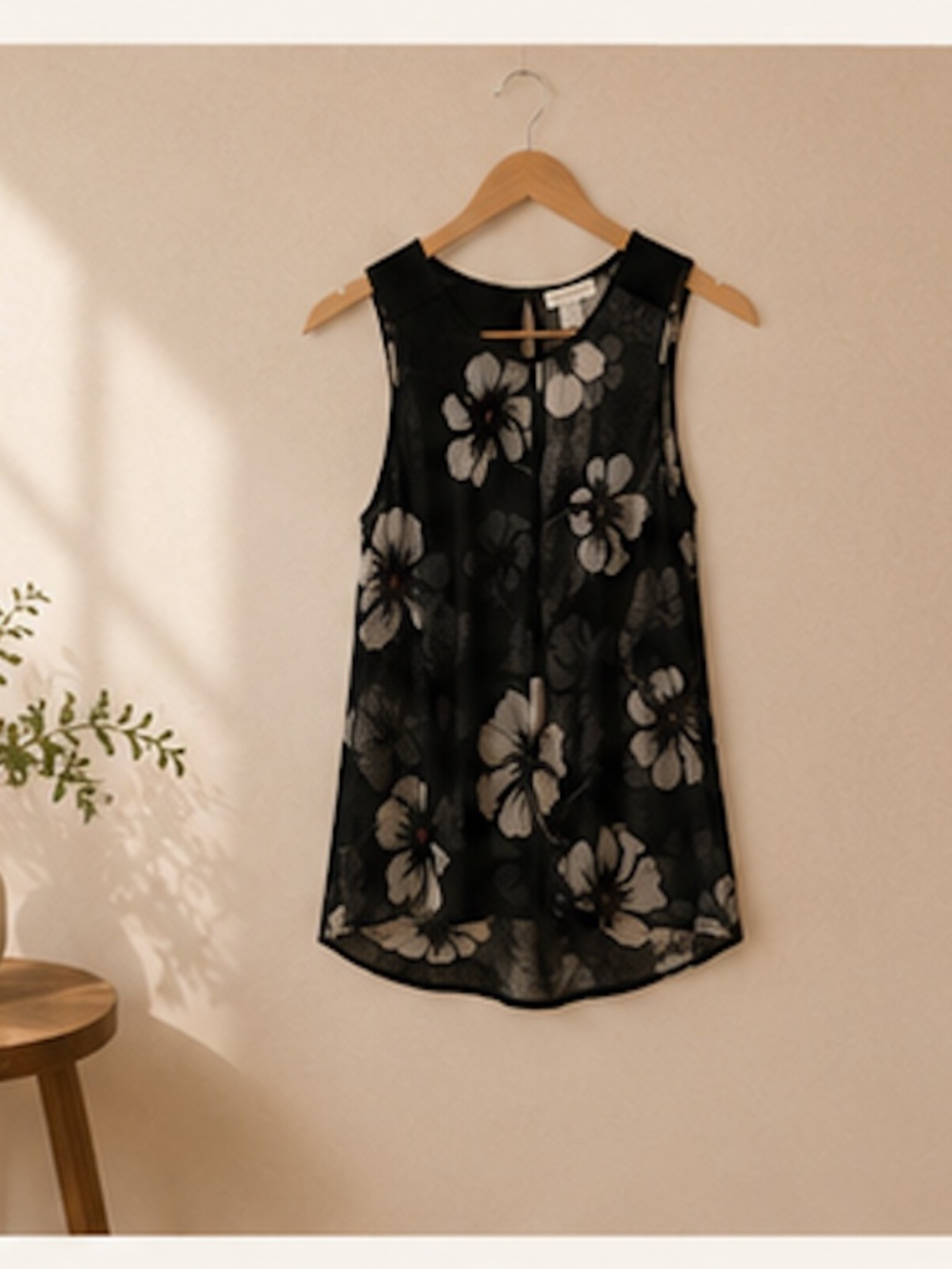 Dynamite Black Sheer Floral Tank Top XS Lightweight Chiffon Blouse